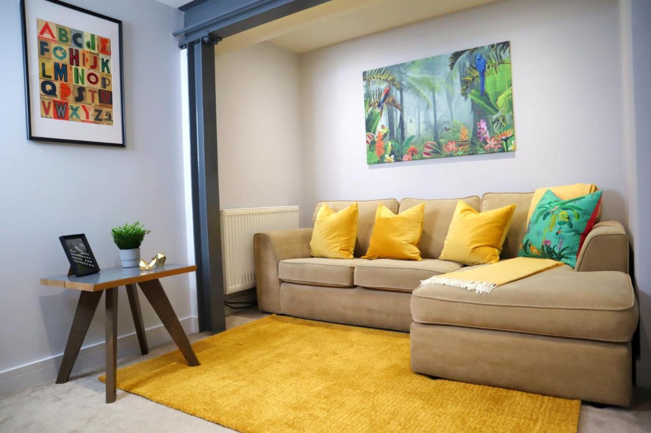 Trendy Urban Industrial Apartment - Great Location - Parking - Fast Wifi - Smart Tv - Beautiful 2 Double Bedroom Apartment Sleeps Up To 4! Bournemouth Eksteriør bilde